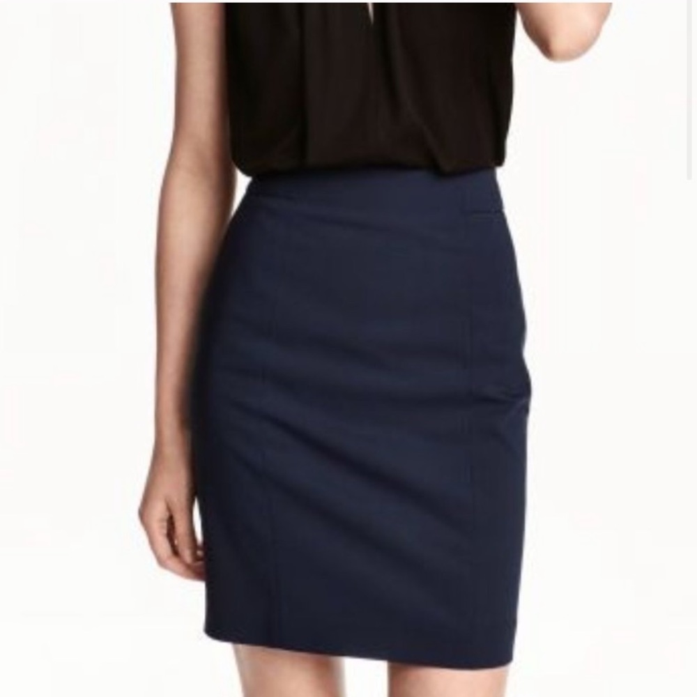 H&M navy blue pencil skirt with pockets size 6